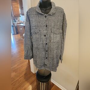 EE - Black & White Button-Up Shirt 3XL - Makes a great jacket!